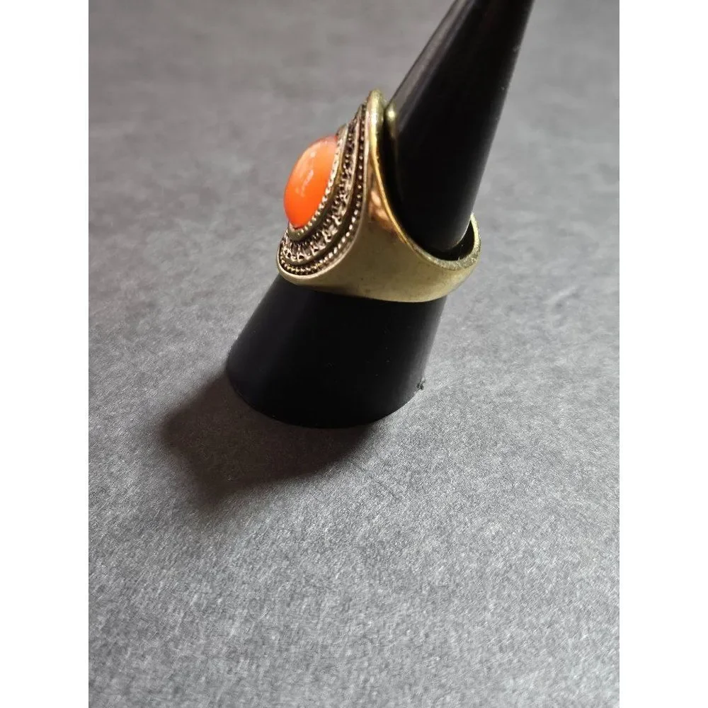 Gold tone orange cat's eye ring Size 7.5